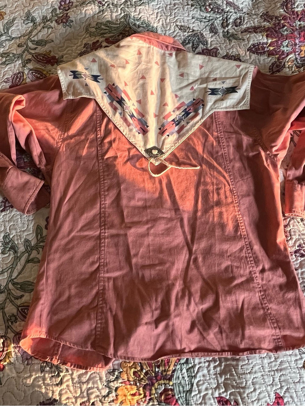 Vintage Women’s Wrangler Southwestern Aztec Cowboy Tshirt Medium Button Down 128 - Picture 10 of 10